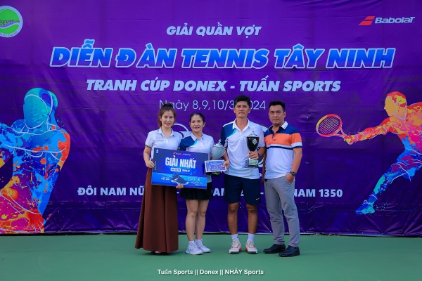 Hai tuyển thủ vô địch cặp nam, nữ Giải Quần Vợt Diễn Đàn Tennis Tây Ninh - Tuấn Sports